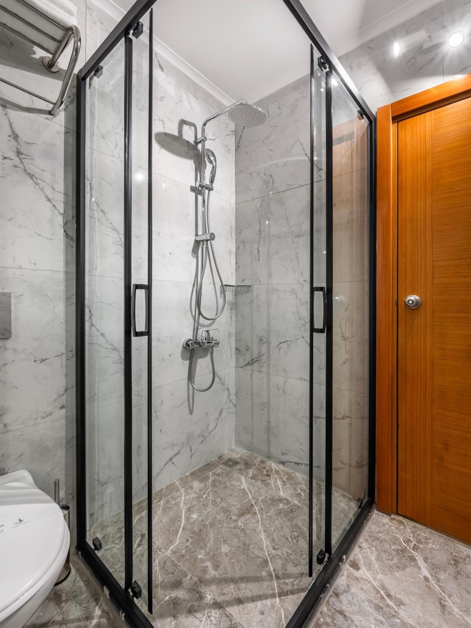 Hotel Bristol Стамбул Экстерьер фото